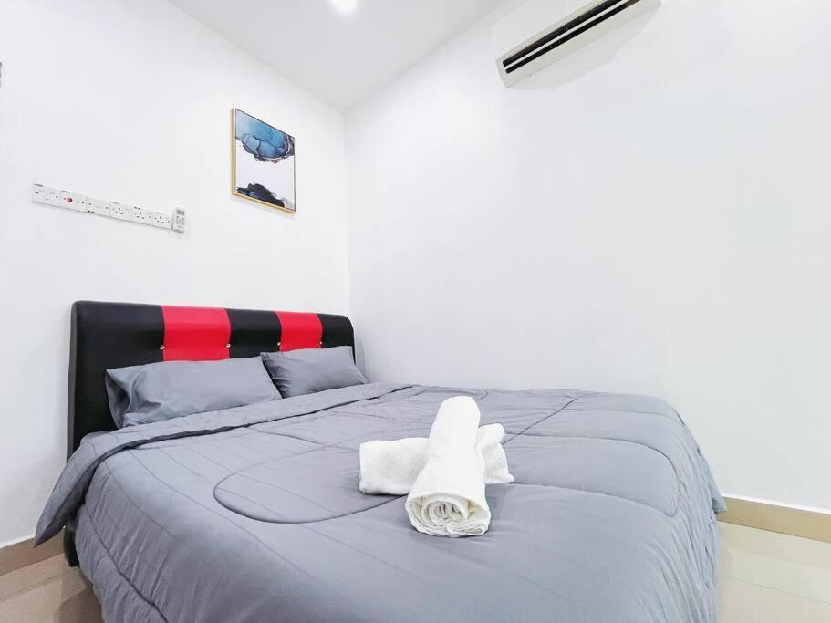 Kawanmu House With 6 Bedrooms Holiday home Taiping