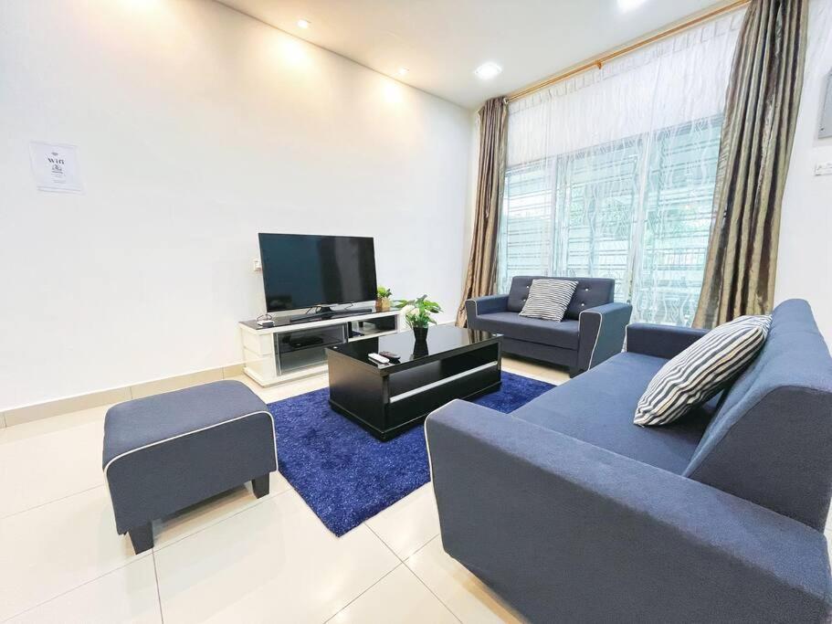 Kawanmu House With 6 Bedrooms Holiday home Taiping